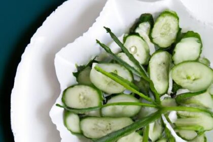 Refreshing Cucumber Salad with Creamy Yogurt & Dill Twist