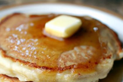 Fluffy Vegan Pancakes: Perfect Pairing with Maple Syrup
